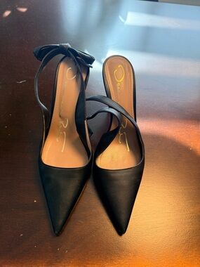 Oscar de la Renta Black Pointed Toe Slingback Heels